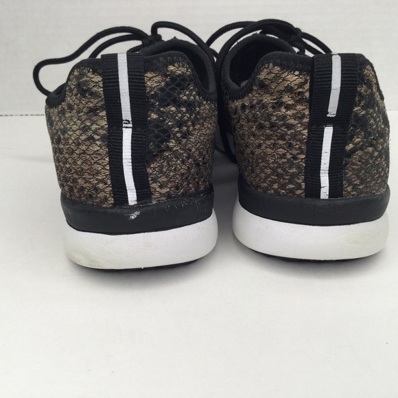 JESSICA Simpson Ja-Farrah‎ snake print sneakers. - Picture 7 of 9